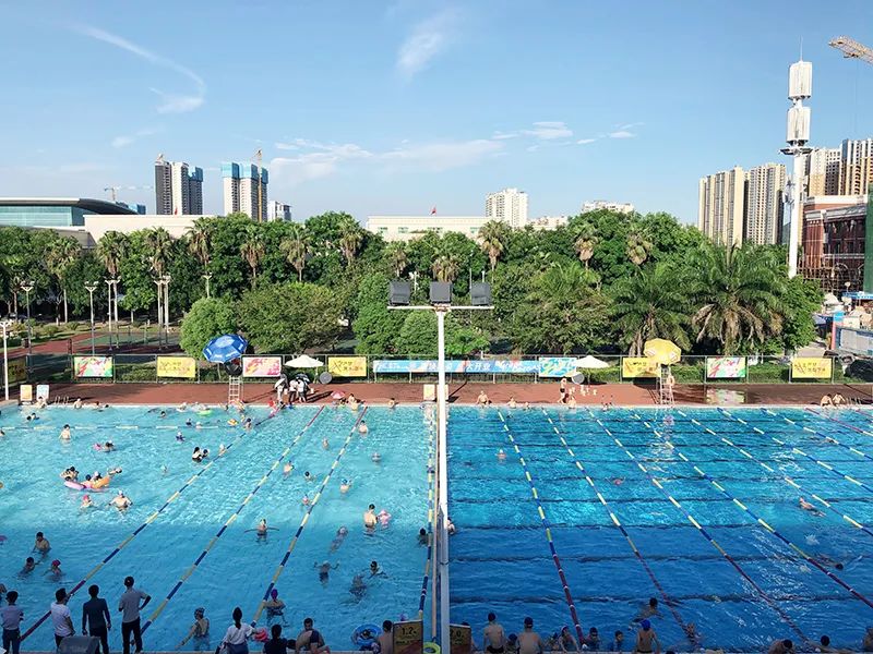 亿万先生MR游泳池建造